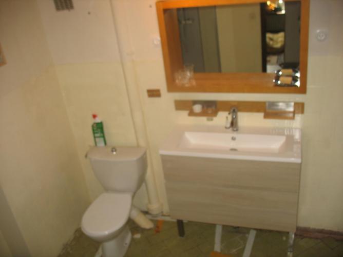 Salle de bain avec douche à l'italienne rez de chaussée